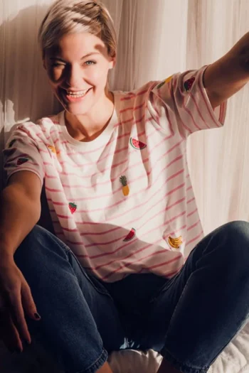 New Sugarhill Brighton Kinsley Relaxed T-Shirt - Off-White/Pink, Fruit Embroidery